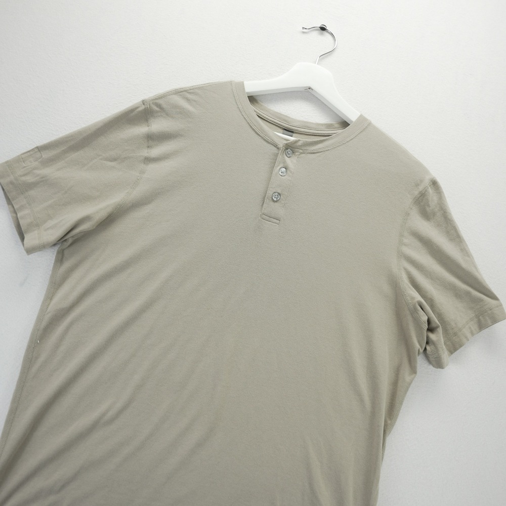 Vuori Mens V165 Henley Short Sleeve T-Shirt Tan Khaki Medium